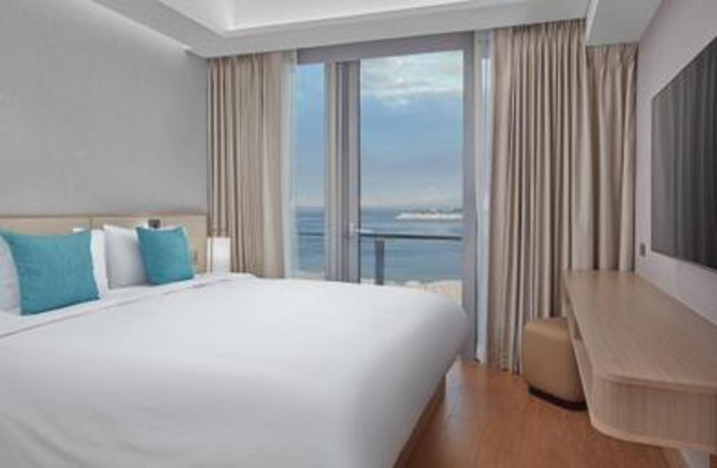 2 Bedrooms, Grand, Panorama, Suite, King and Queen Bed