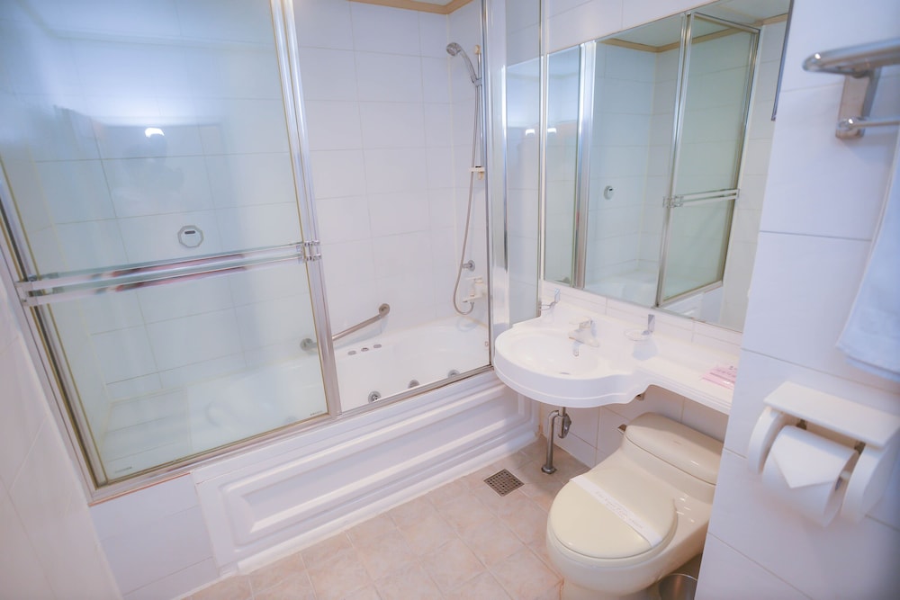 Noblesse Hotel 48/50