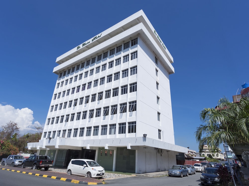 OYO 89619 De Choice Hotel 3/23