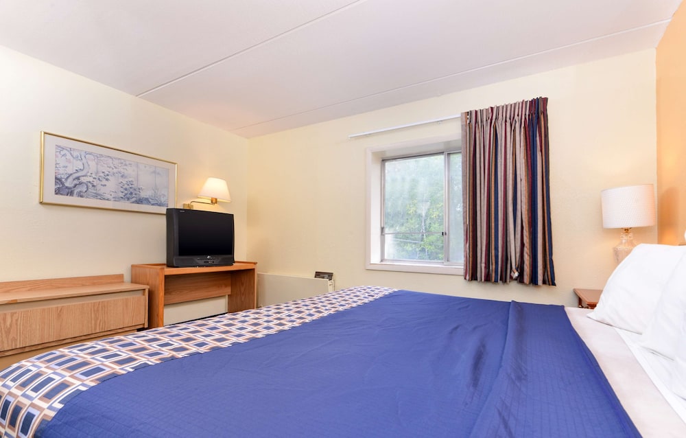 Americas Best Value Inn Geneva 14/38