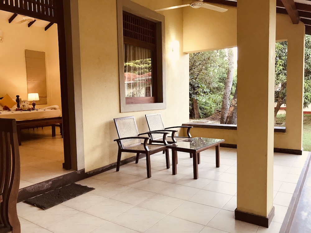 The Lake View Bungalow Yala 37/50
