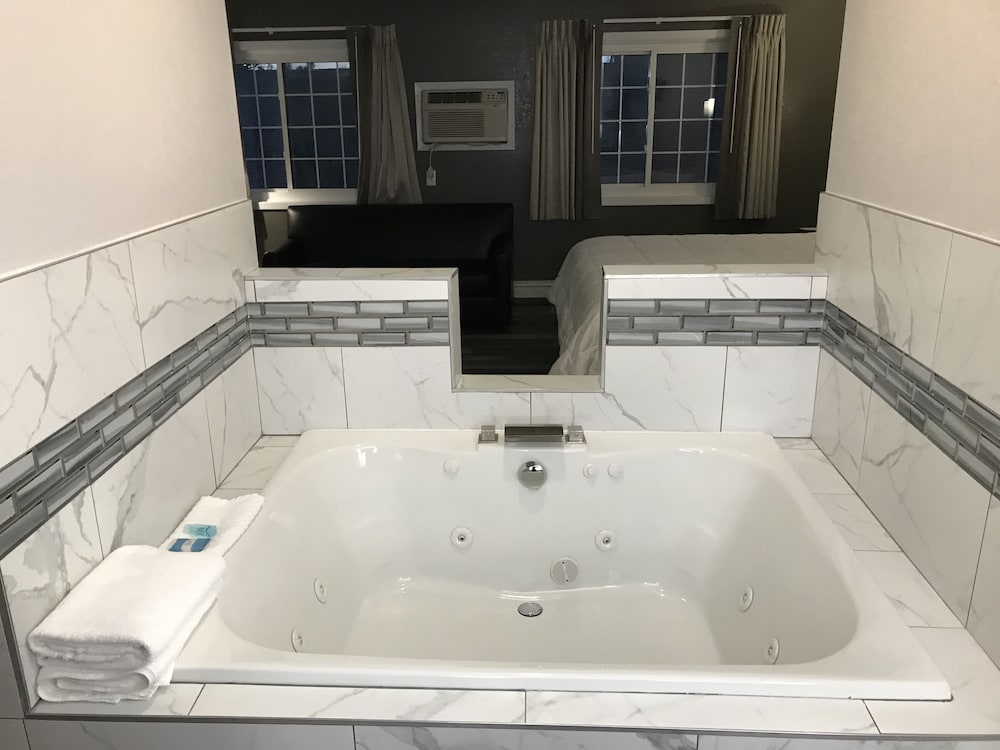 Americas Best Value Inn Clearwater 27/29