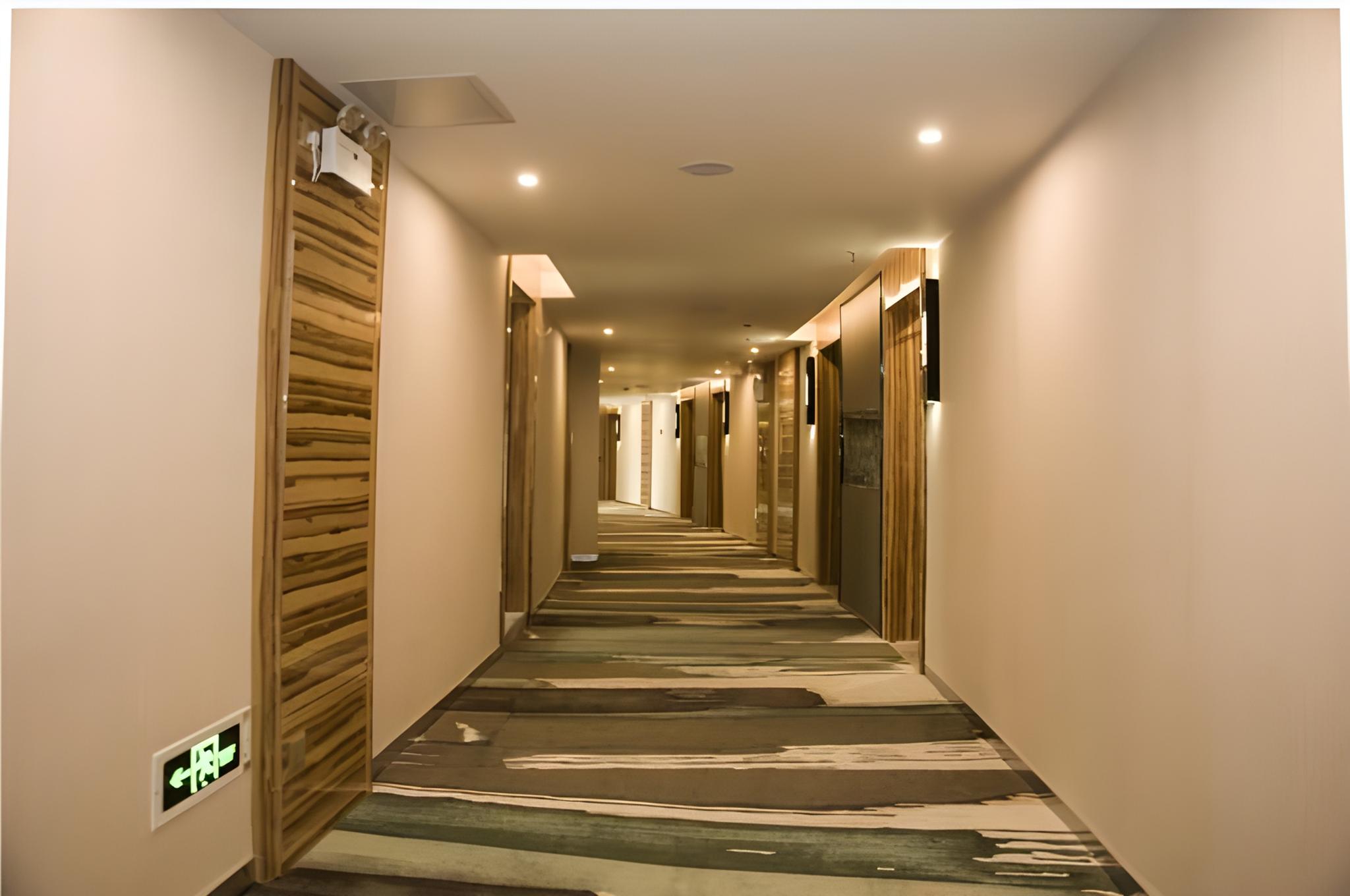 Borrman Hotel (Guilin Liangjiang Sihu, Xiangshan Park) 19/37