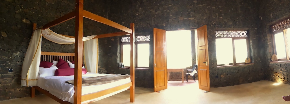 Kurulu Estate 12/50