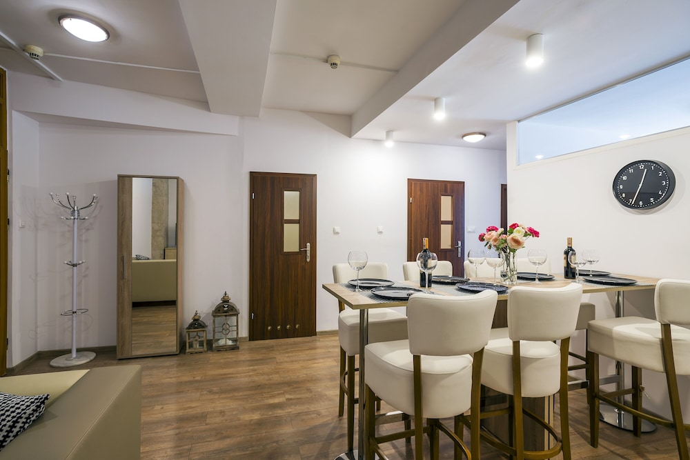 Galeria Italiana Apartments 38/50