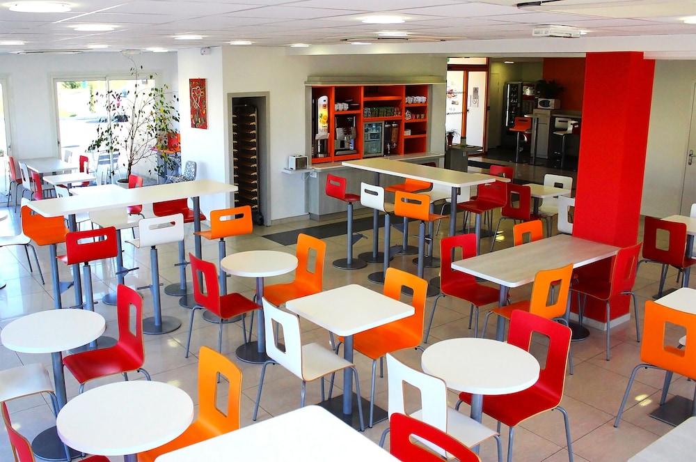 The Originals Access Tendance Hotel Saint Etienne Aeroport 34/50