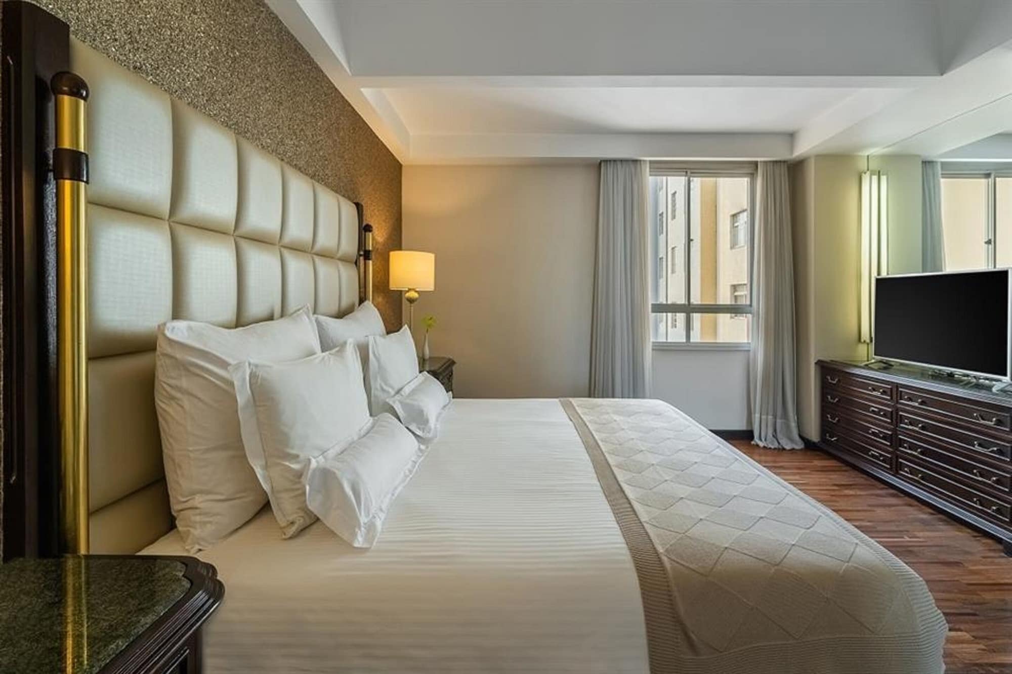 Diplomat, Suite, King Bed
