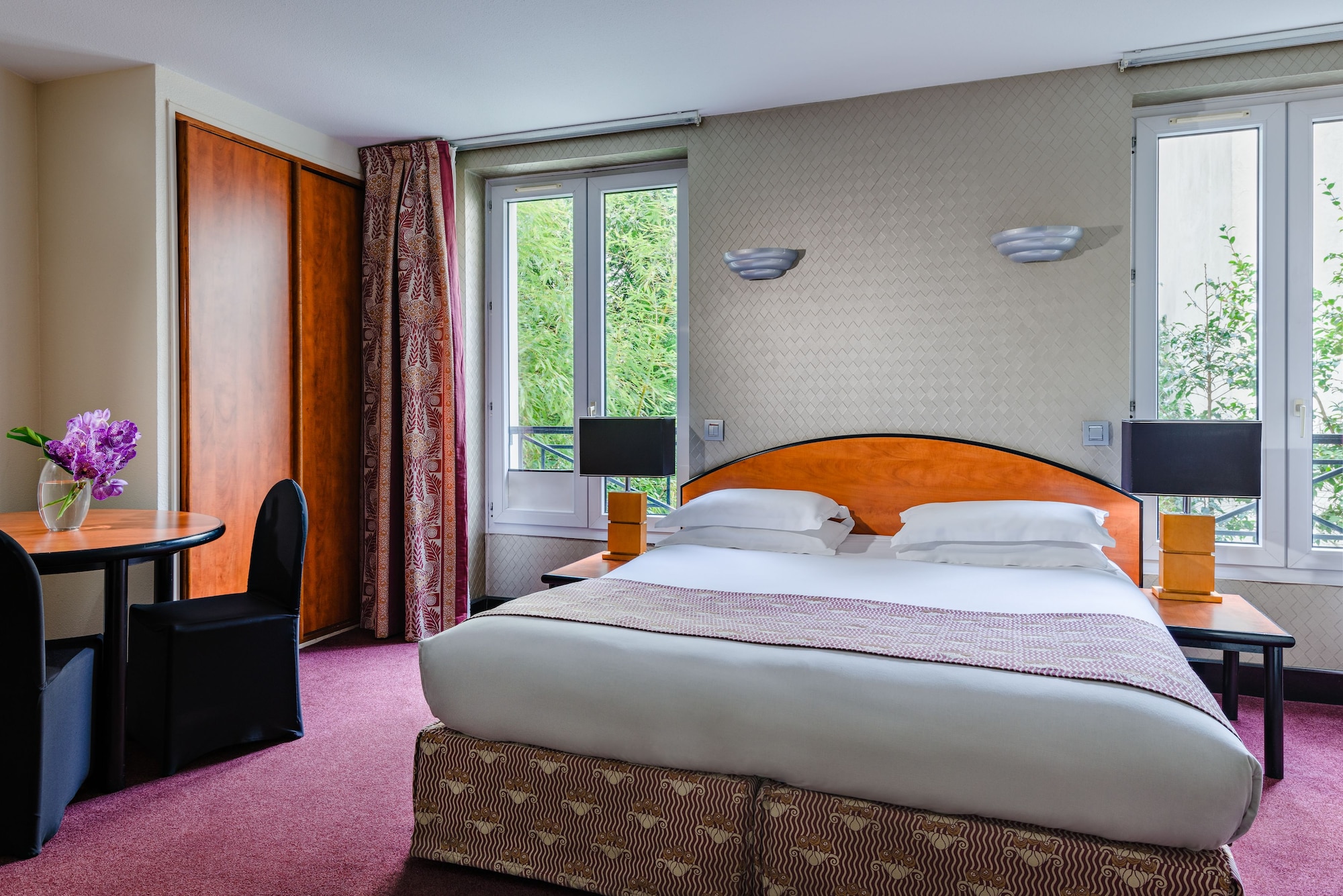 EXECUTIVE, DOUBLE BED