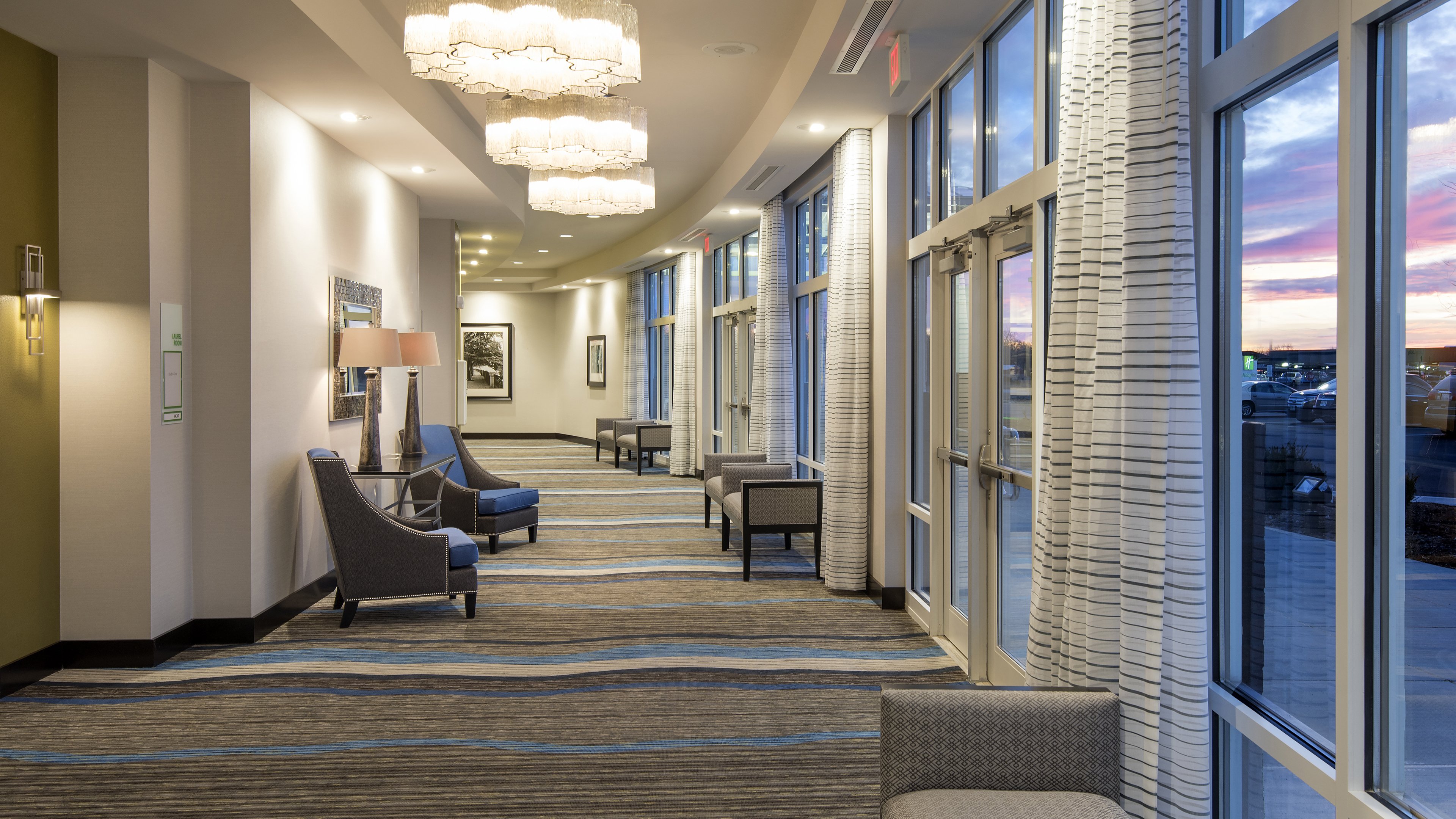 Holiday Inn Indianapolis Airport 40/66