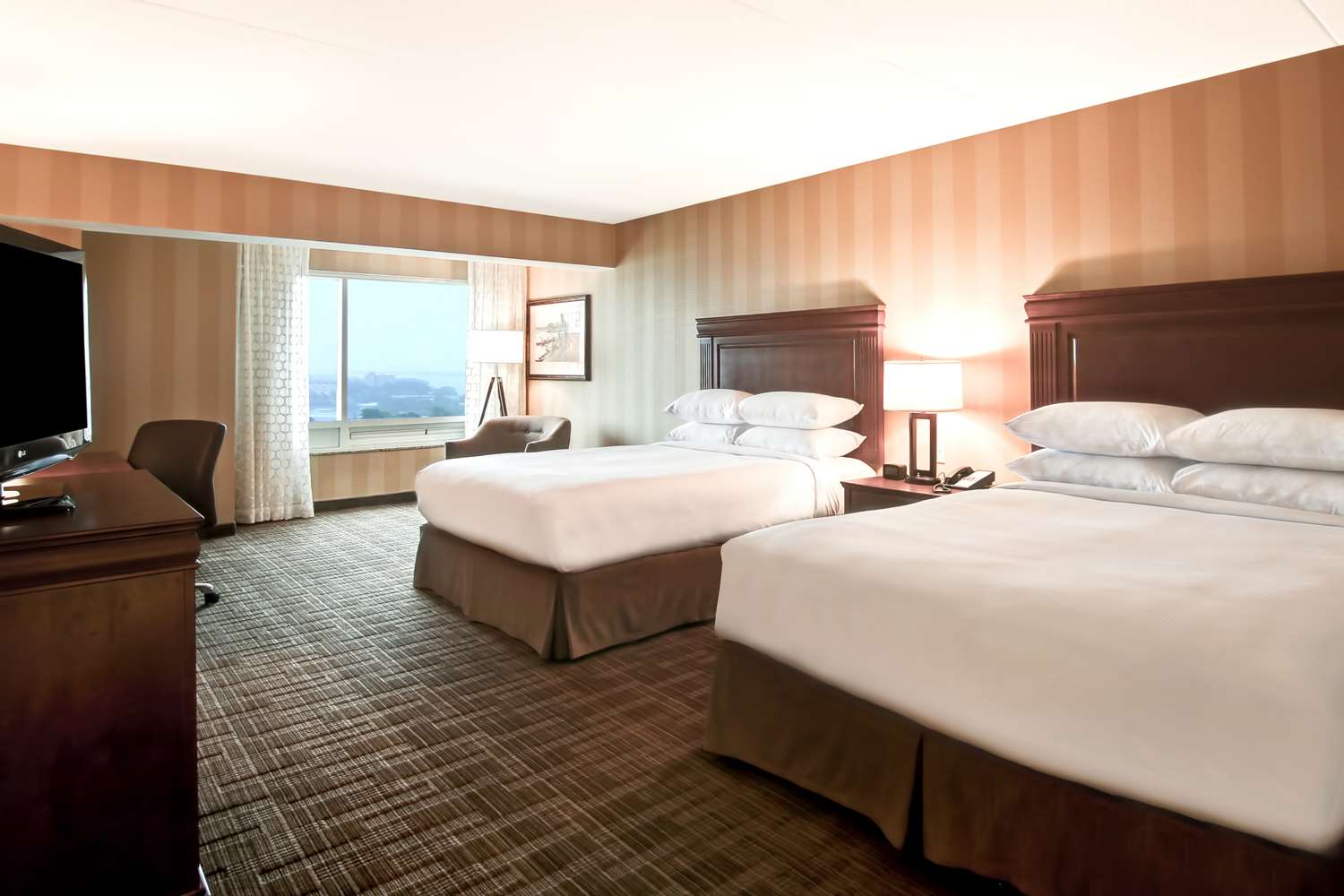 Upper, 2 Queen Beds, River View