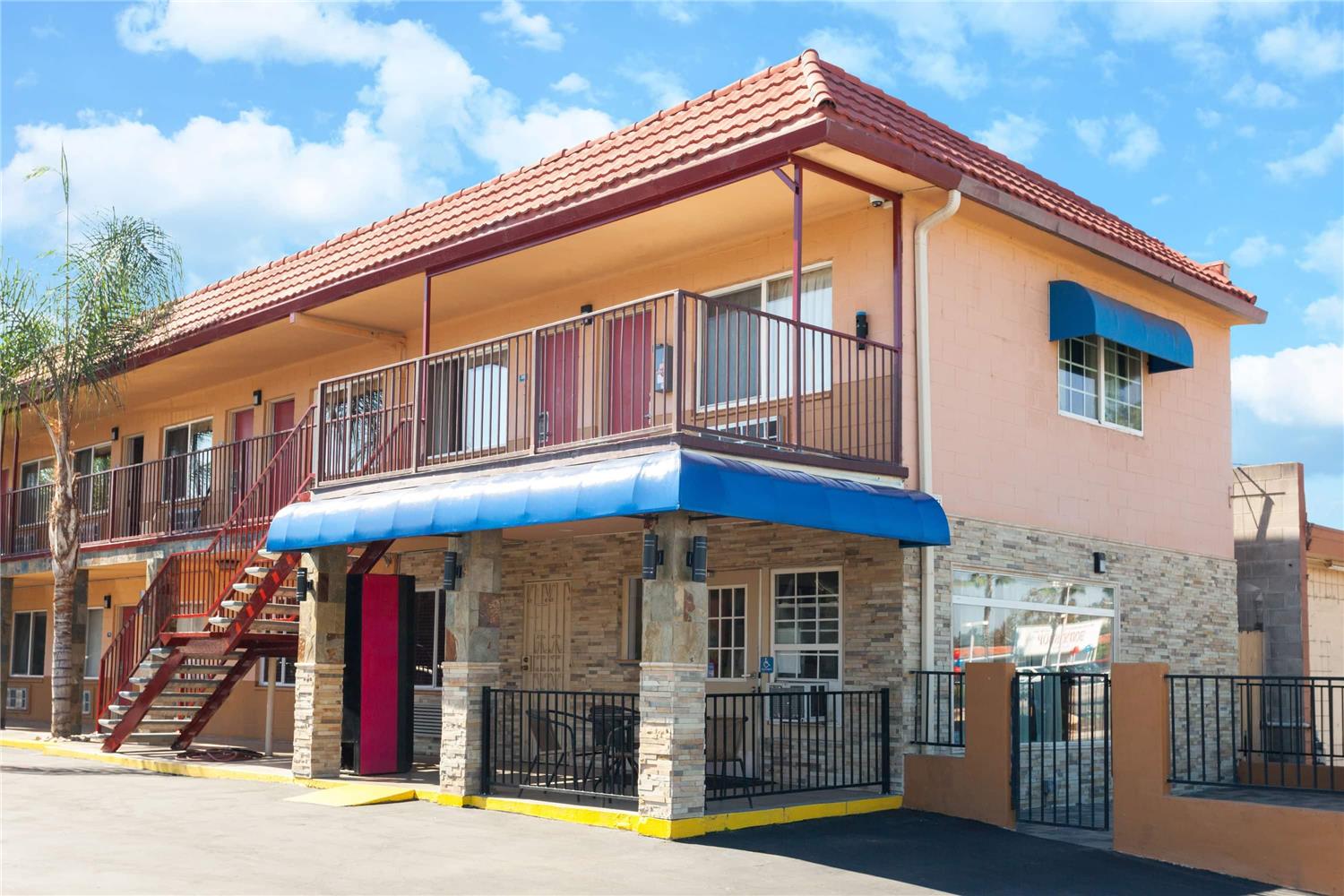 Om Park Inn and Suites El Cajon near San Diego 7/18
