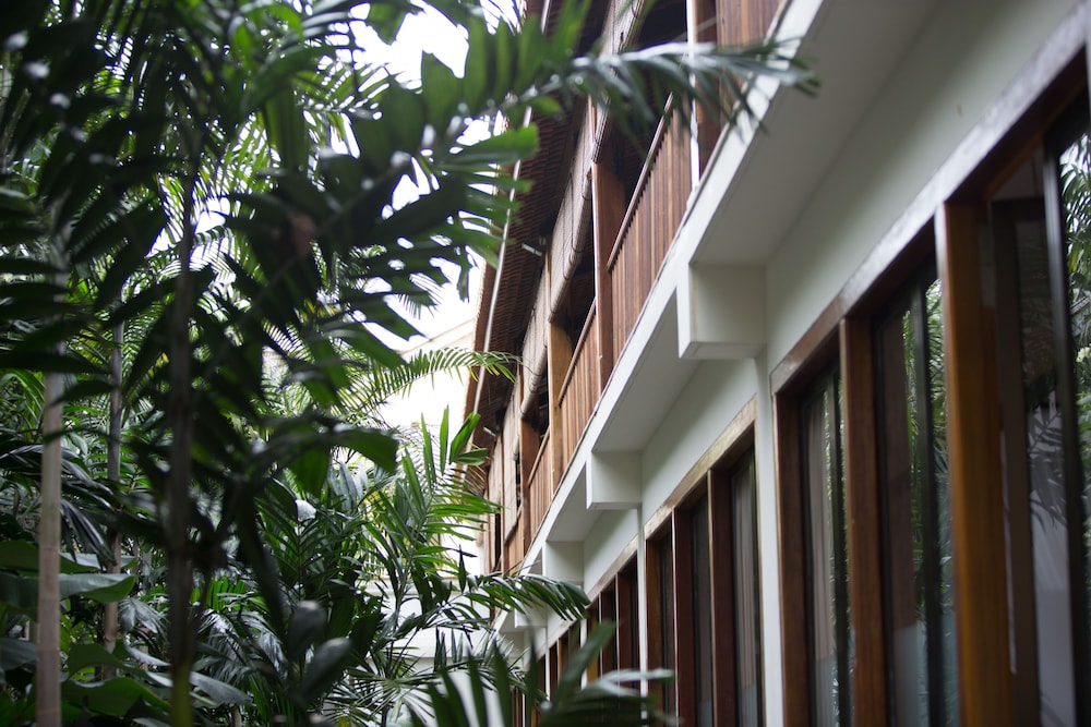 Muntri Grove 8/44