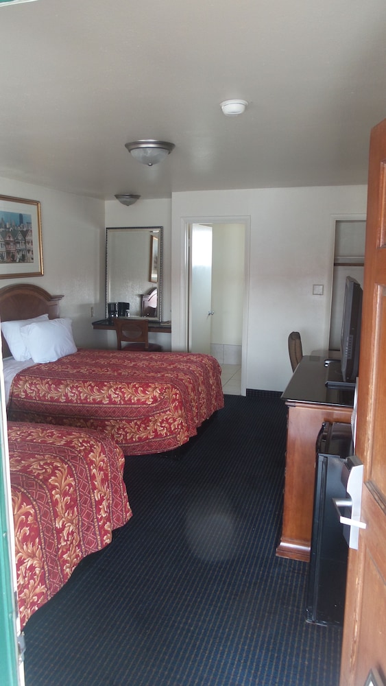 Holiday Motel Oakdale 27/66