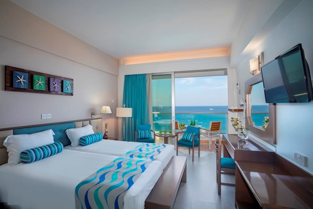 Cavo Maris Beach Hotel 10/46