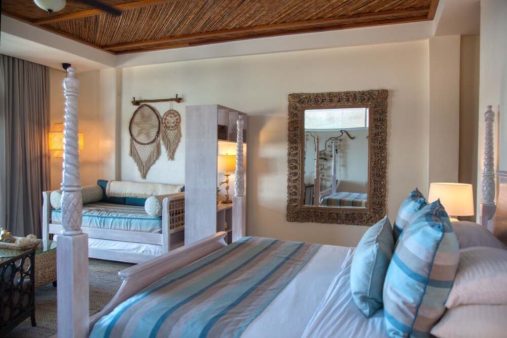 Spa, King Bed, Beach Front