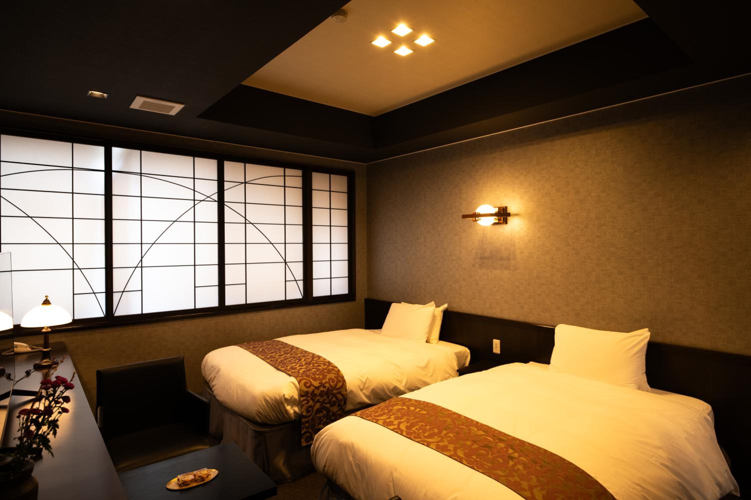 Superior, Twin Beds, No View