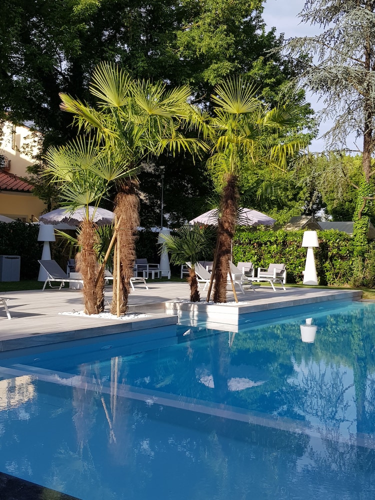 Hotel Hambros Il Parco 7/57