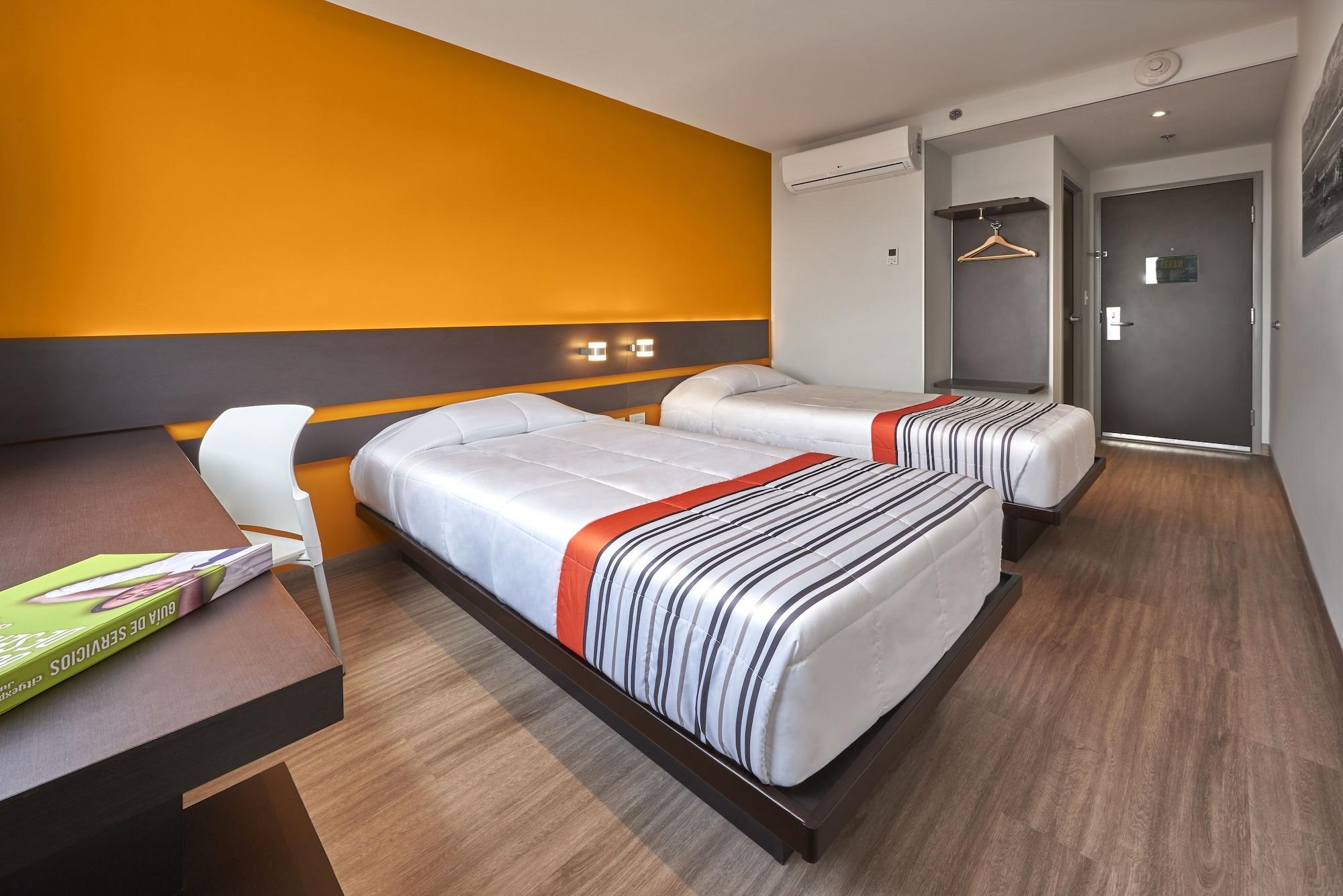 Standard, Queen Bed
