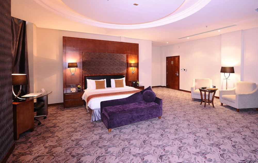 قصر الحمراء من ورويك(Al Hamra Palace By Warwick) 16/50