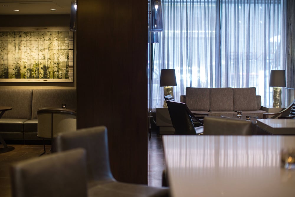 CALGARY MARRIOTT DOWNTOWN HOTEL 38/72