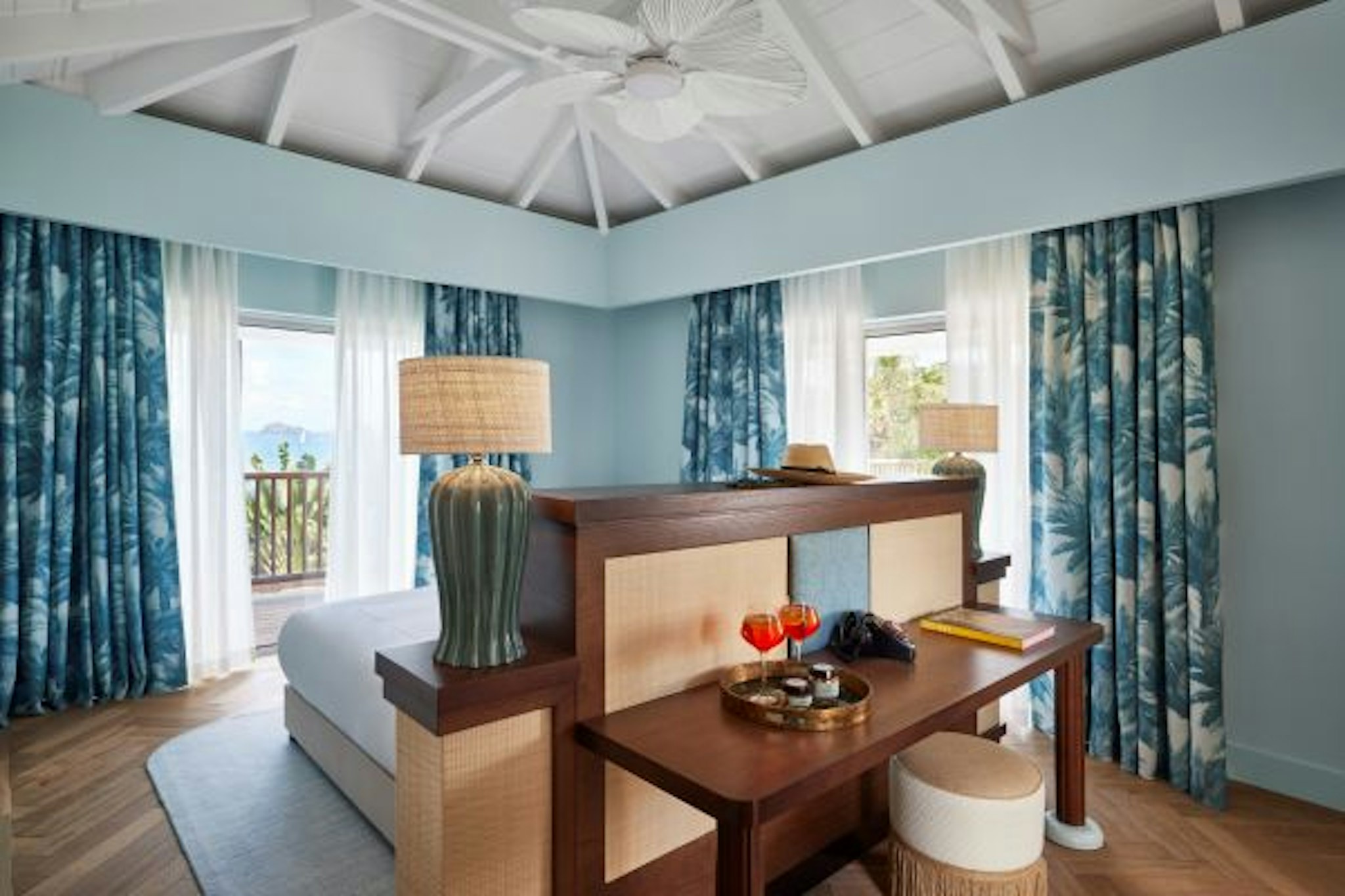 Tropical Hotel and Beach 21/46