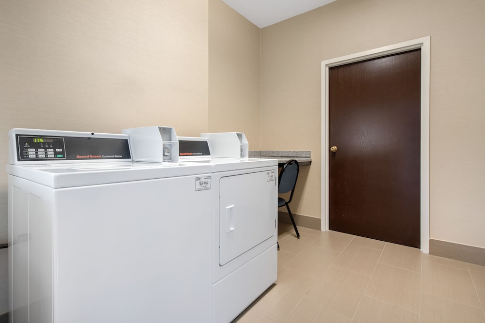 Comfort Suites Lafayette University Area 8/56