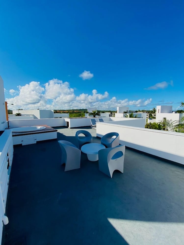 B Blue Beachouses 13/65