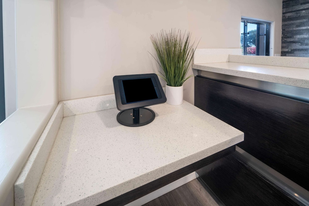 Days Inn by Wyndham Galt/Elk Grove South 15/41
