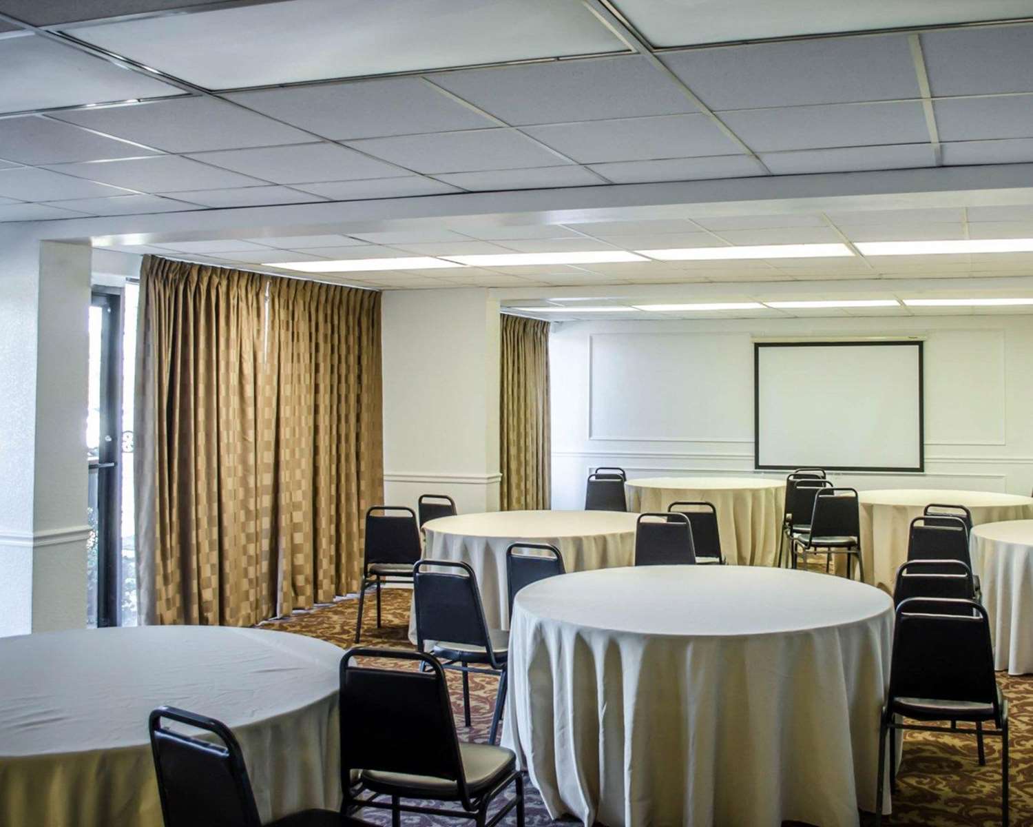 Quality Inn and Suites Pensacola Bayview 43/49