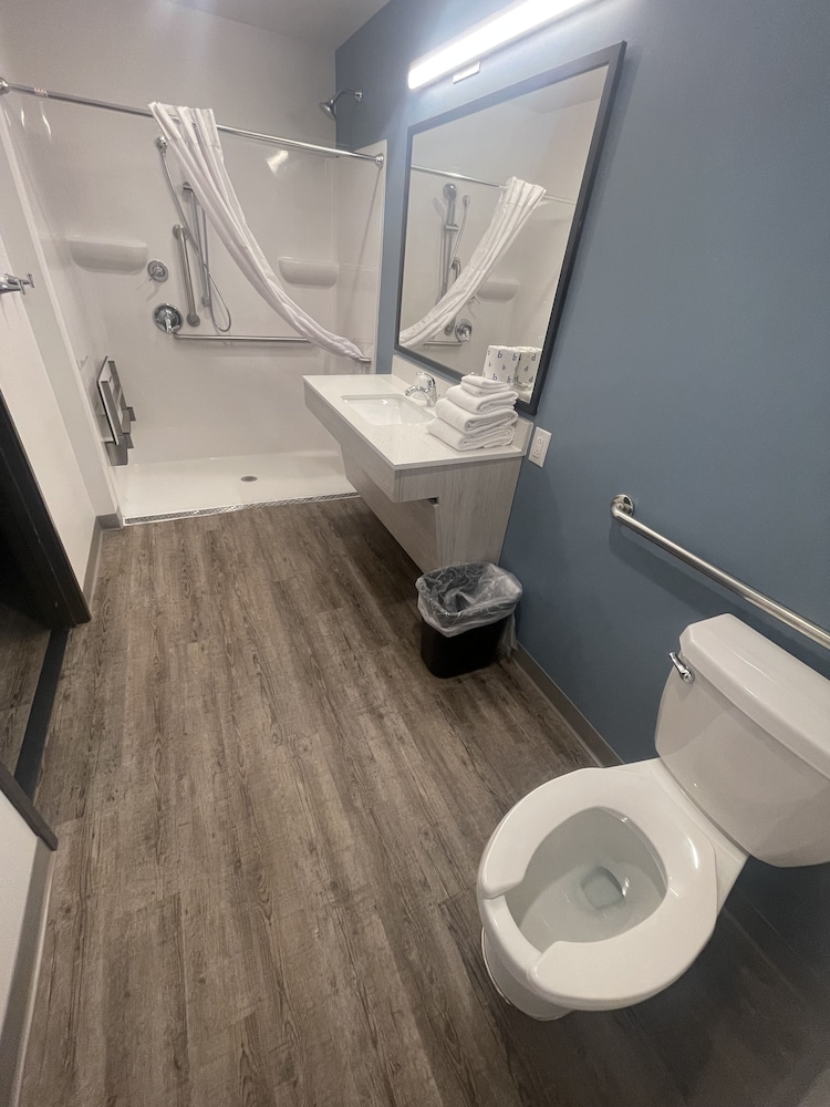 WoodSpring Suites Concord-Charlotte Speedway 31/36