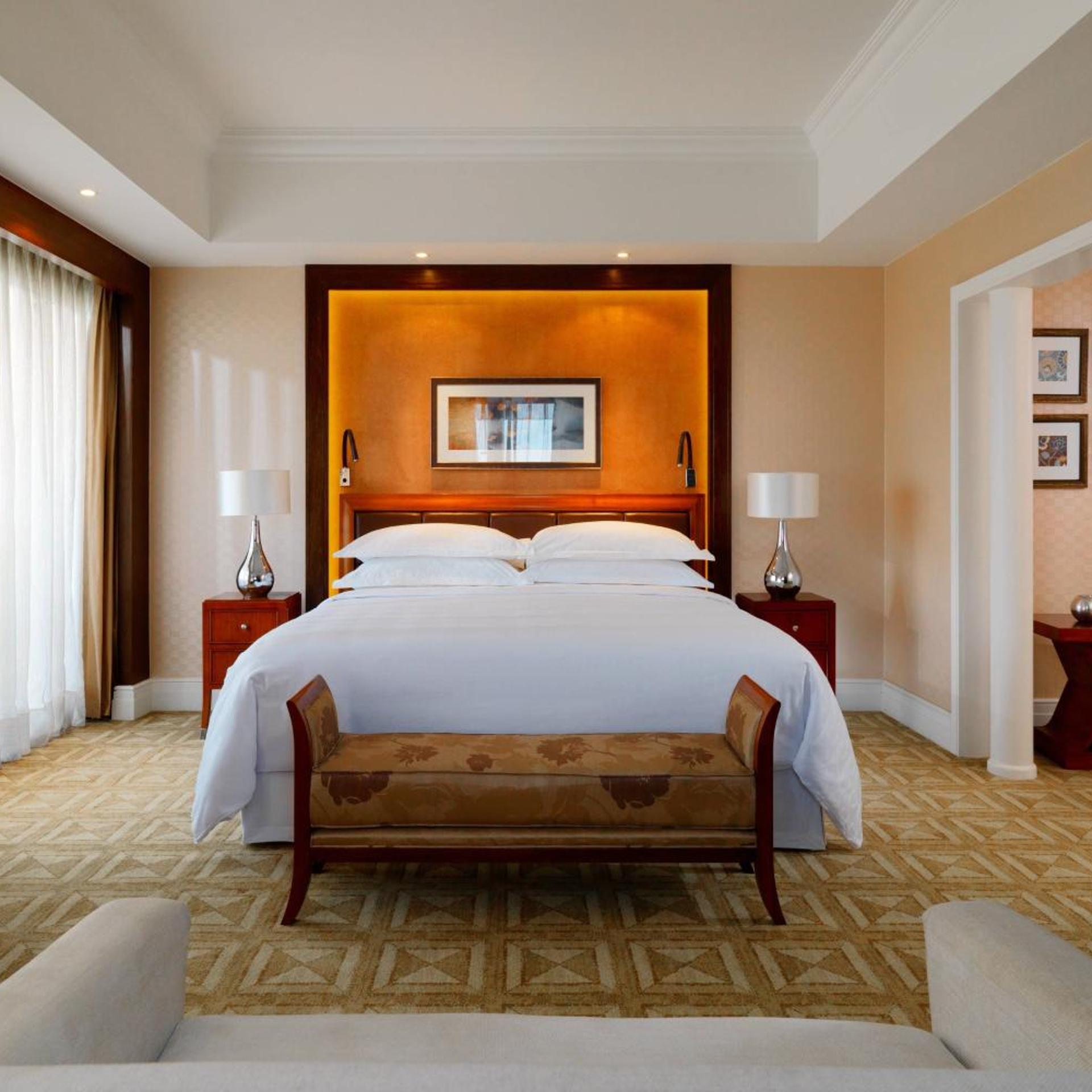 Ambassador, Suite, King Bed, River View, Club Lounge Access