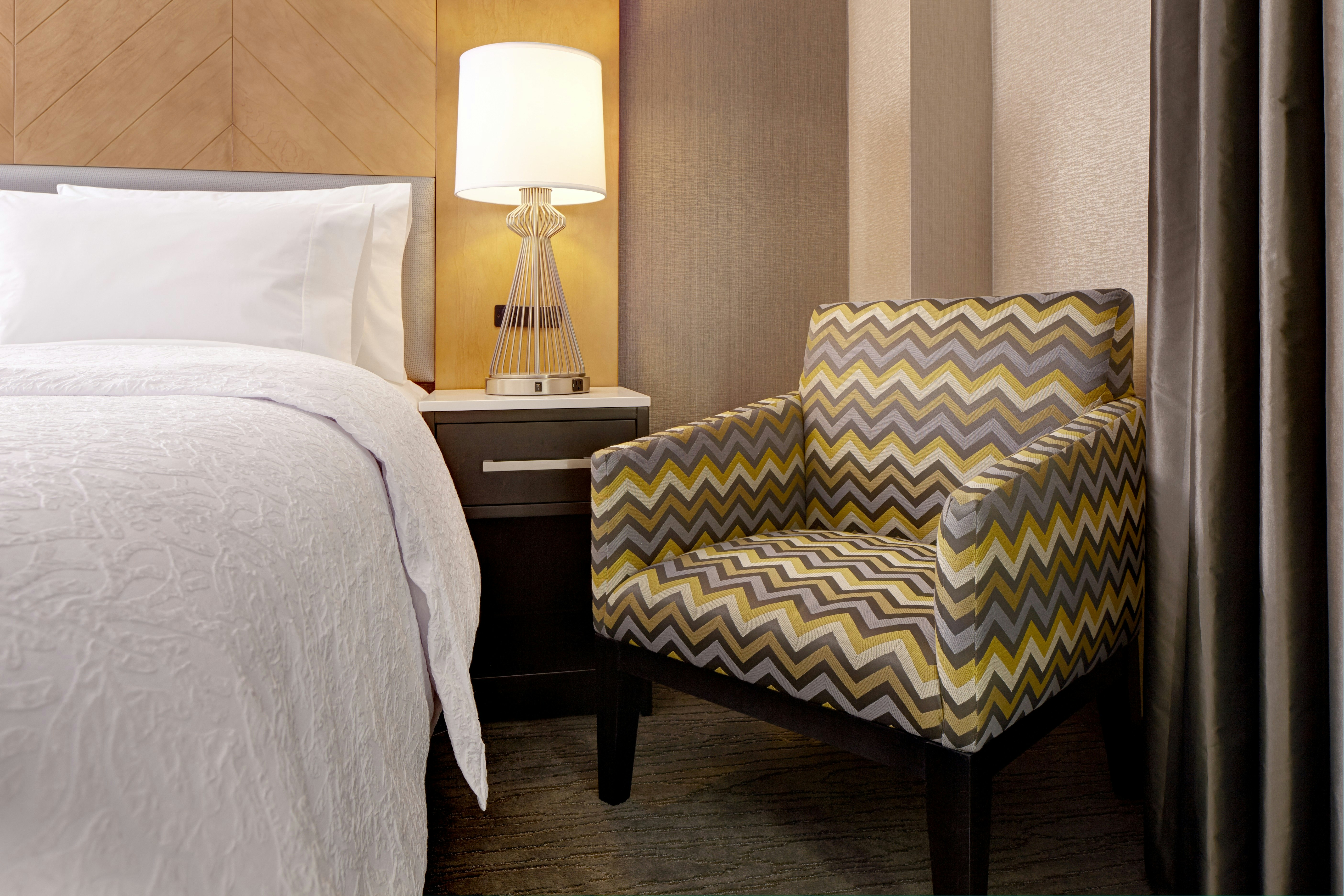 ROOM, KING BED, BALCONY