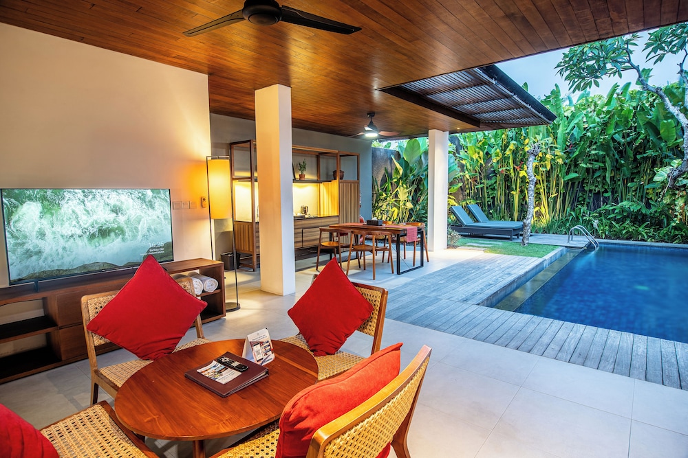 Abia Villa Legian 32/48