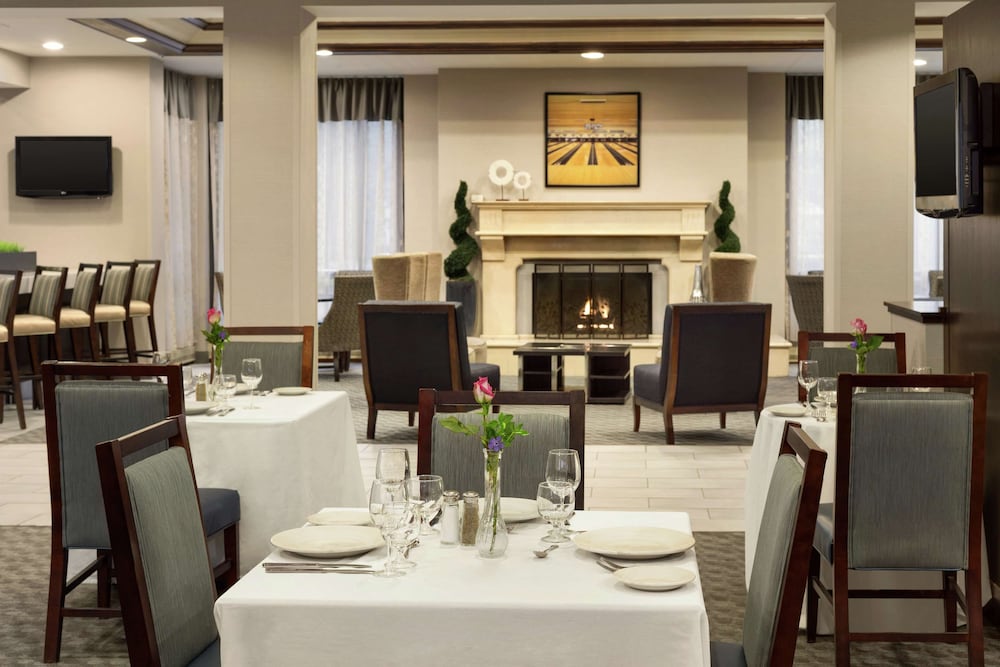 Doubletree By Hilton Detroit Novi 50/74