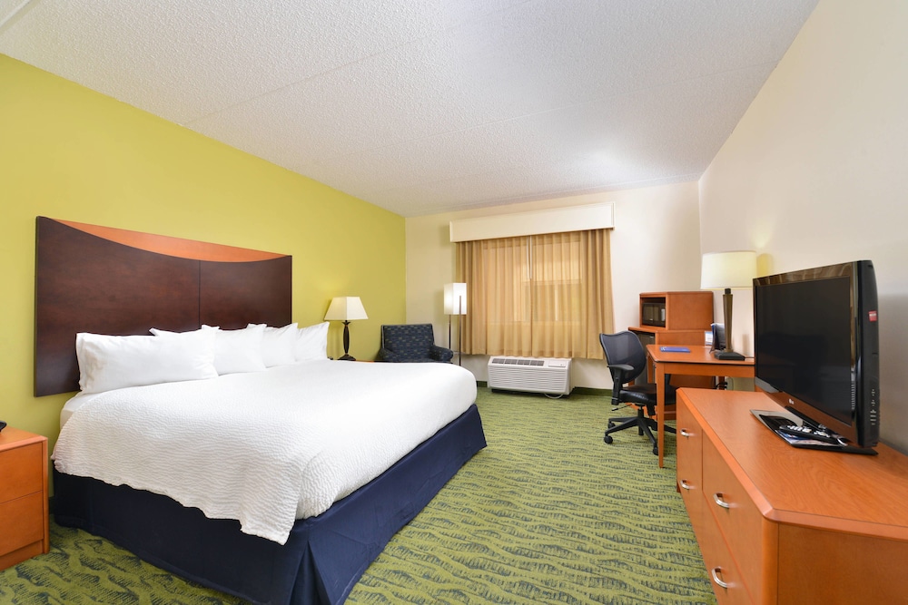 Fairfield Inn Suites Hickory 10/40
