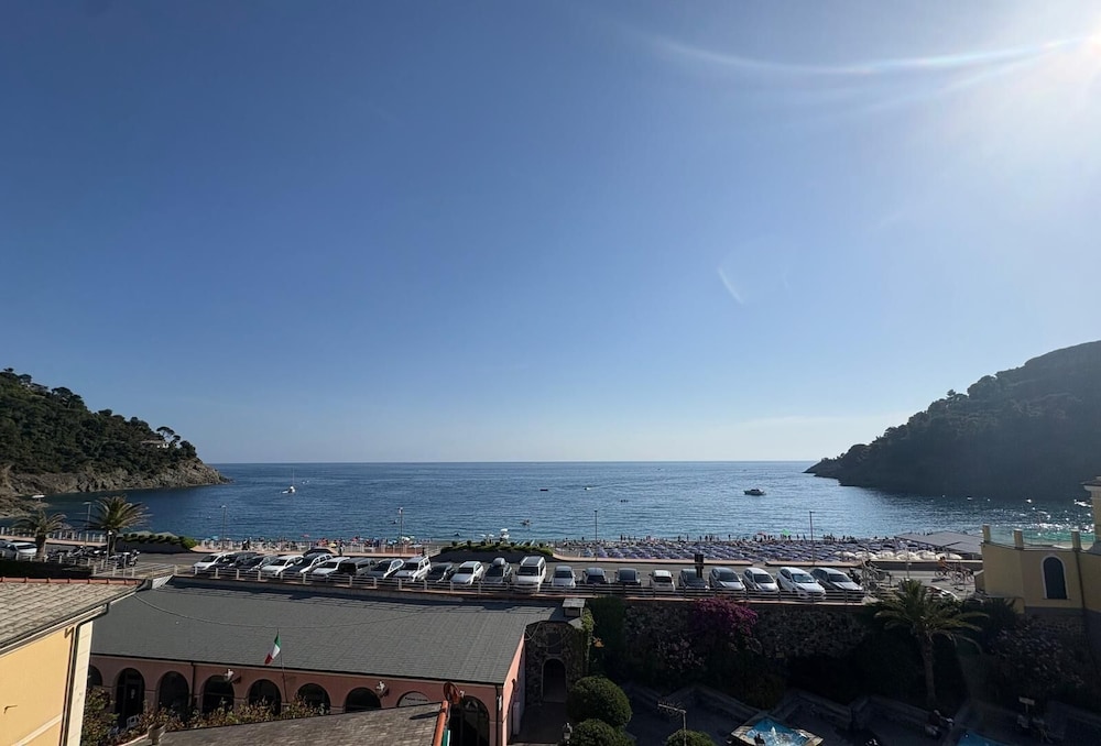 Hotel delle Rose 65/72