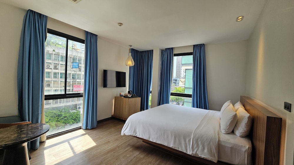 Uno Express Asoke Sukhumvit Bangkok 27/67
