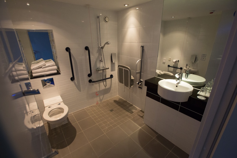 Holiday Inn Express London - Stratford by IHG 19/76