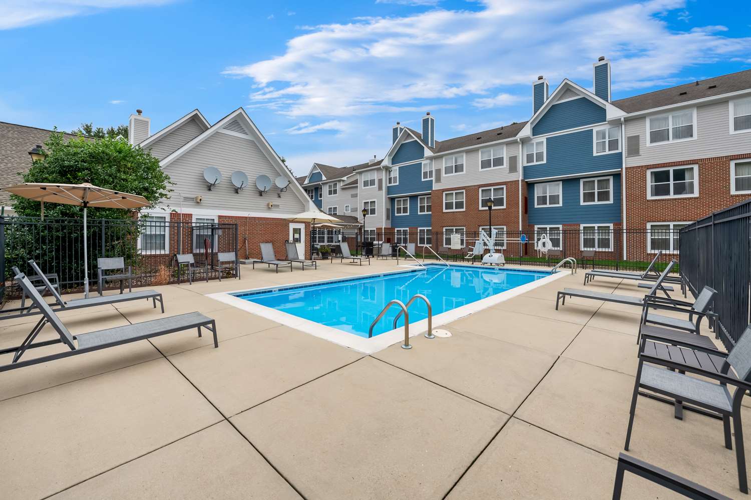 Sonesta ES Suites Raleigh Cary 41/42