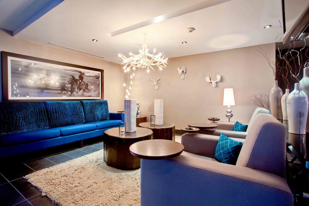 Sandman Signature Edmonton South 36/48
