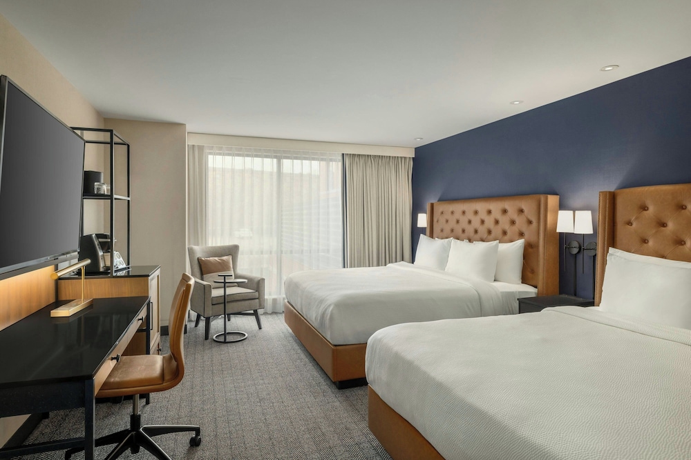Room, Multiple Beds