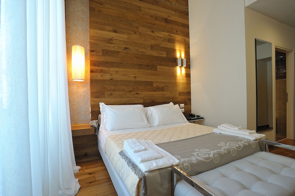 SUPERIOR, DOUBLE BED, DUOMO VIEW