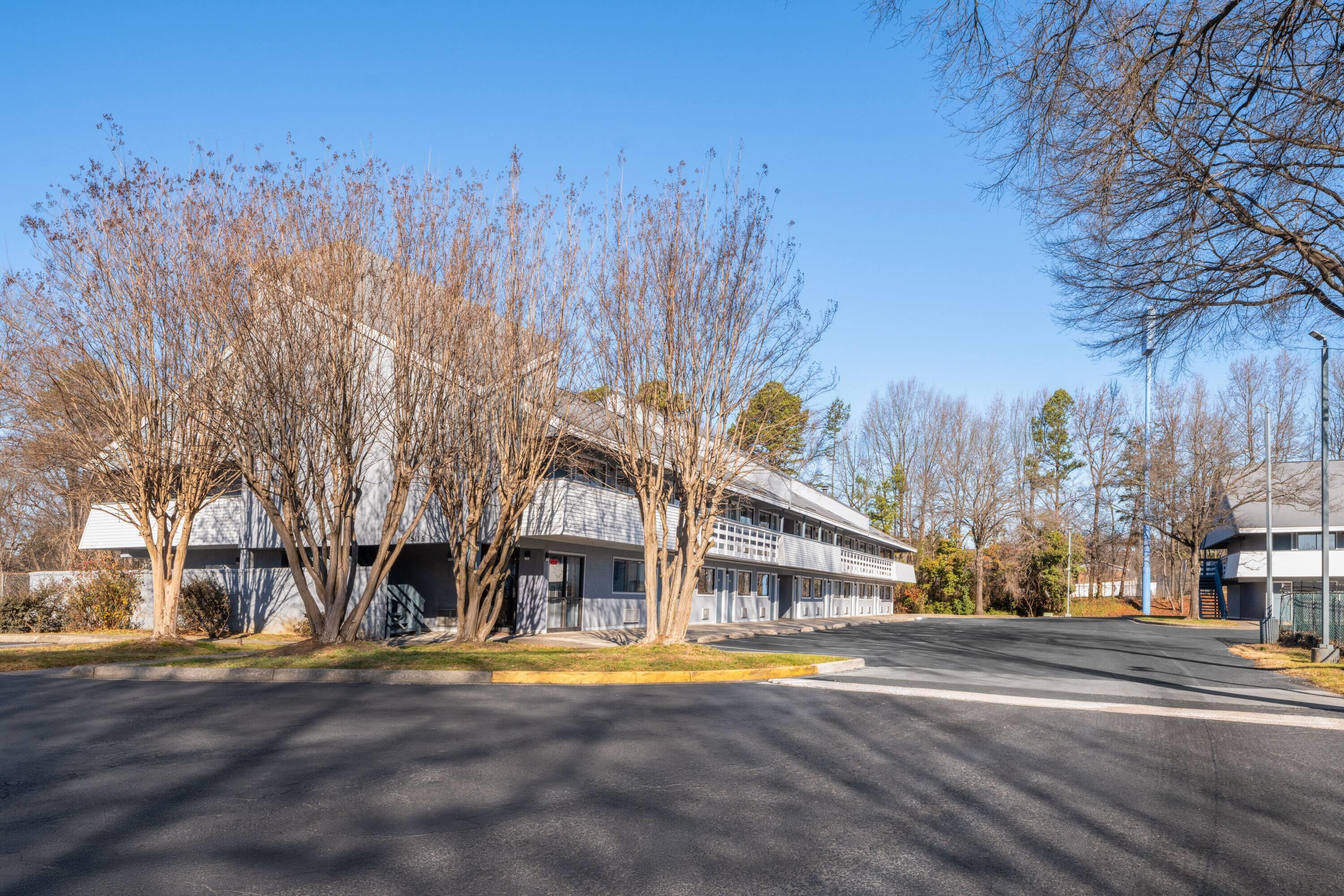 Days Inn by Wyndham Charlotte University 28/35