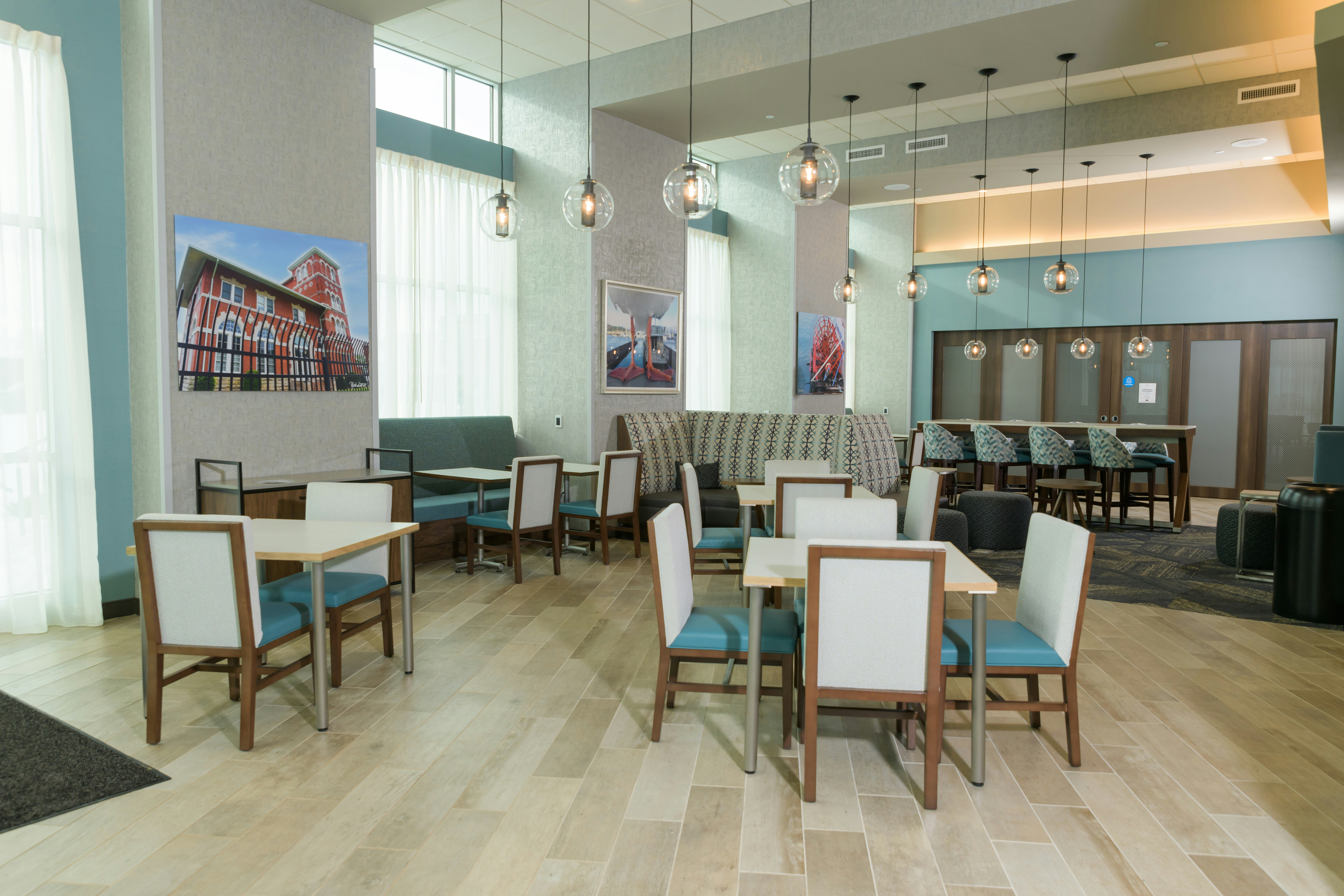 Hampton Inn & Suites Erie Bayfront 51/54