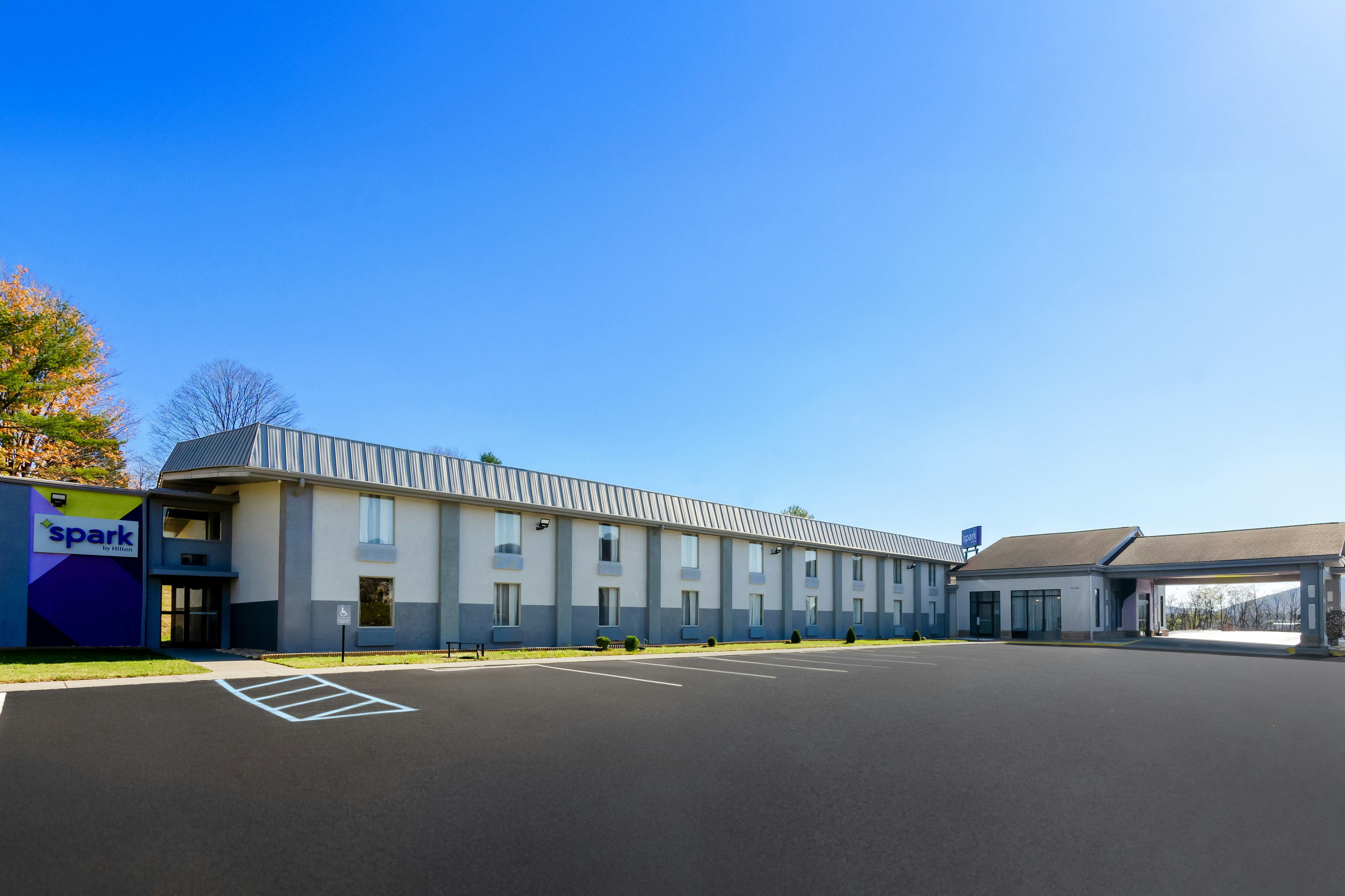 Spark by Hilton Daleville Roanoke North 1/12