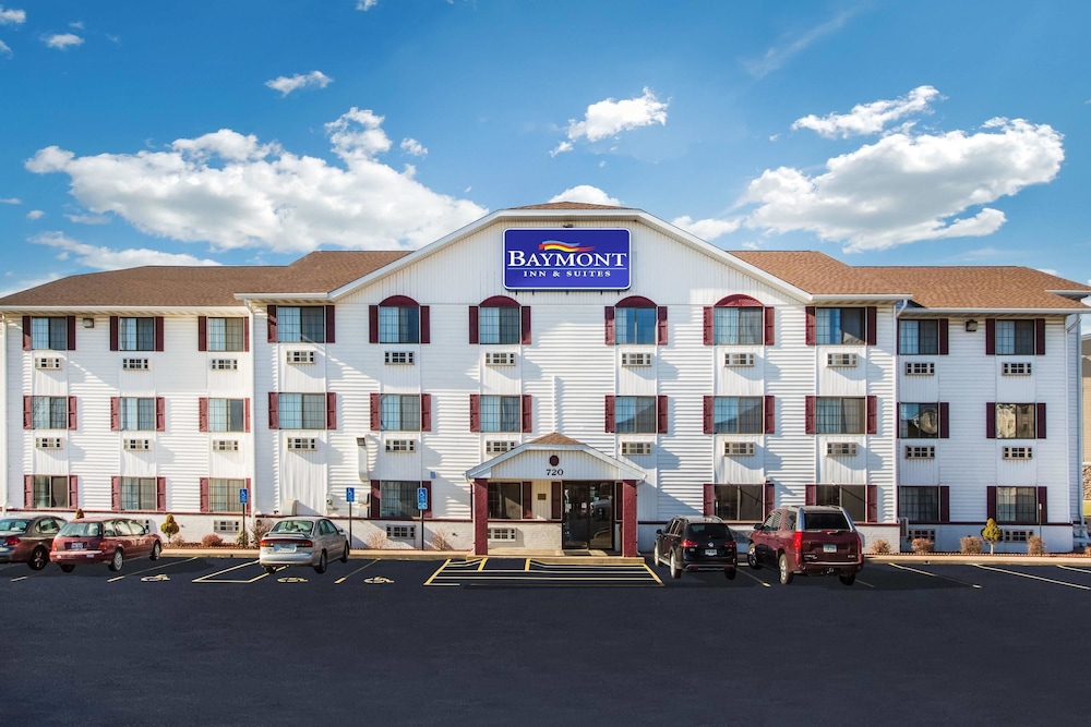 Baymont By Wyndham Cedar Rapids 1/45