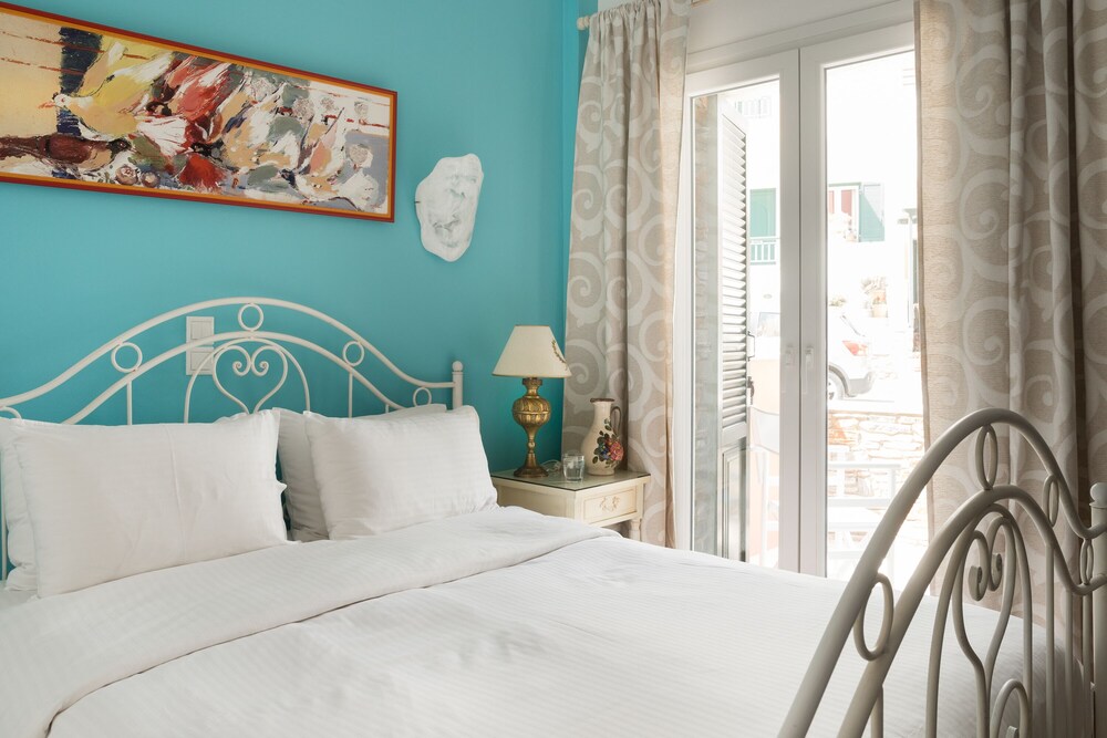 Tinos Resort Hotel 10/50