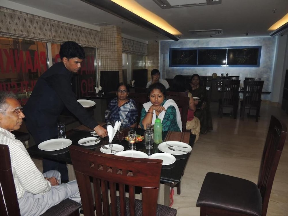 Mayur Hotel 37/49