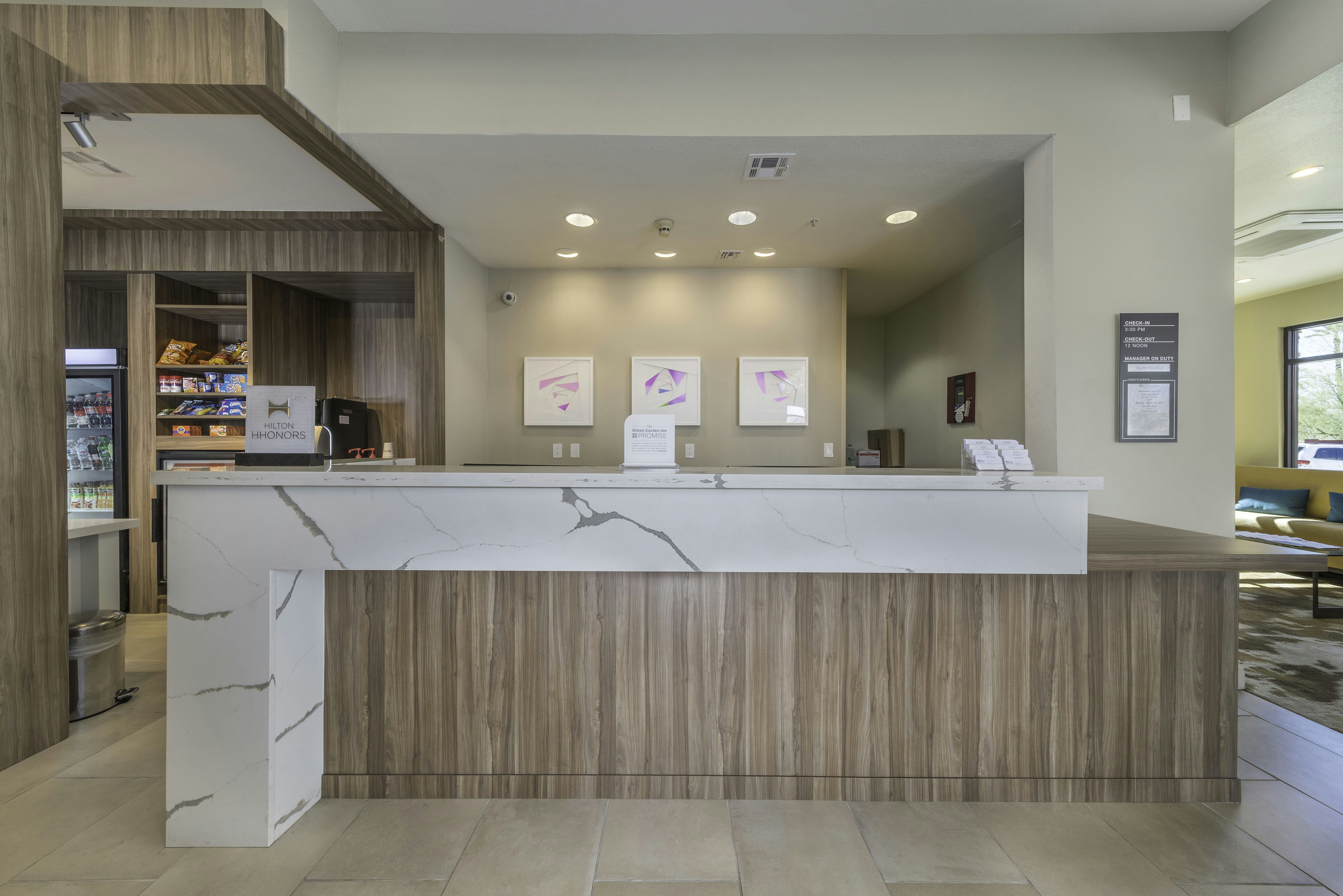 Hilton Garden Inn Phoenix Airport 8/53
