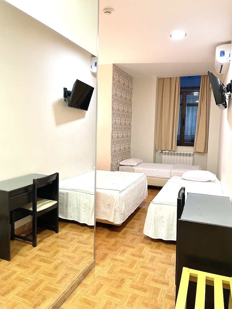 Universal Hotel 18/58